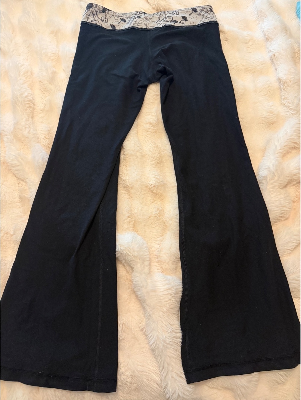 Rare lululemon reversible flare leggings size 12